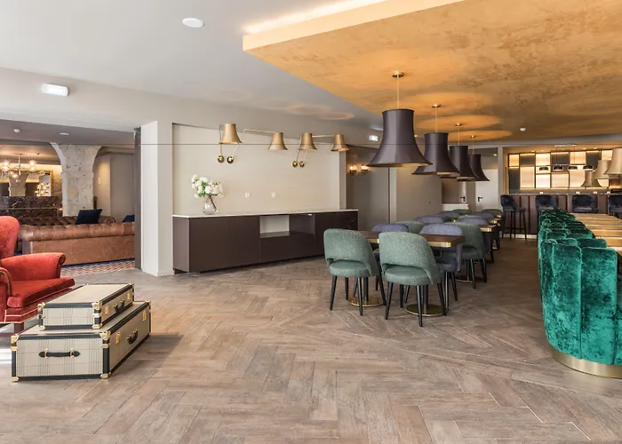 Dorma Almada Porto Hotel