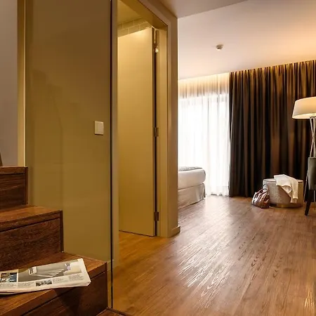 Exe Almada Hotel