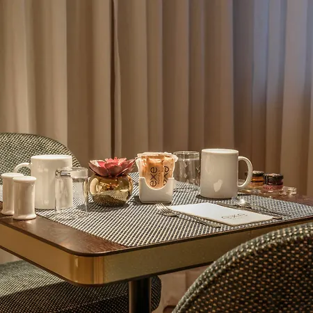 Exe Almada Hotel 4*