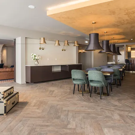 Dorma Almada Hotel